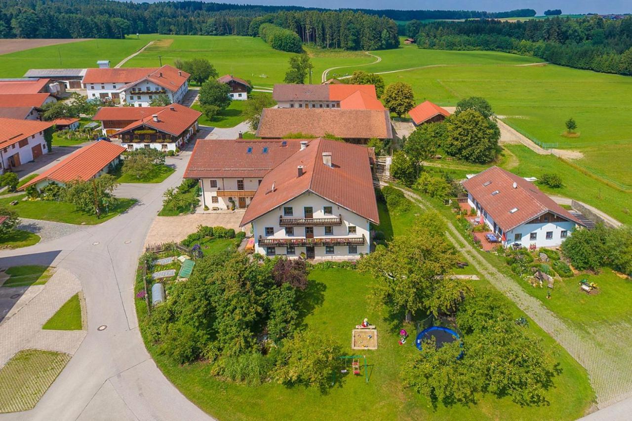 Апартаменты Gilg-Kraeuterhof Schnaitsee Экстерьер фото